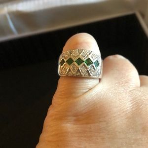 White gold diamond and green tourmaline ring